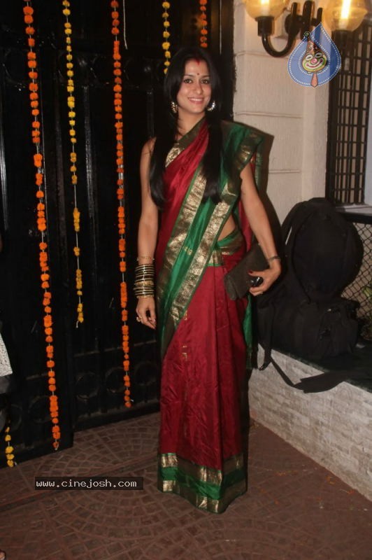Bolly Celebs at Ekta Kapoor Diwali Party - 56 / 56 photos