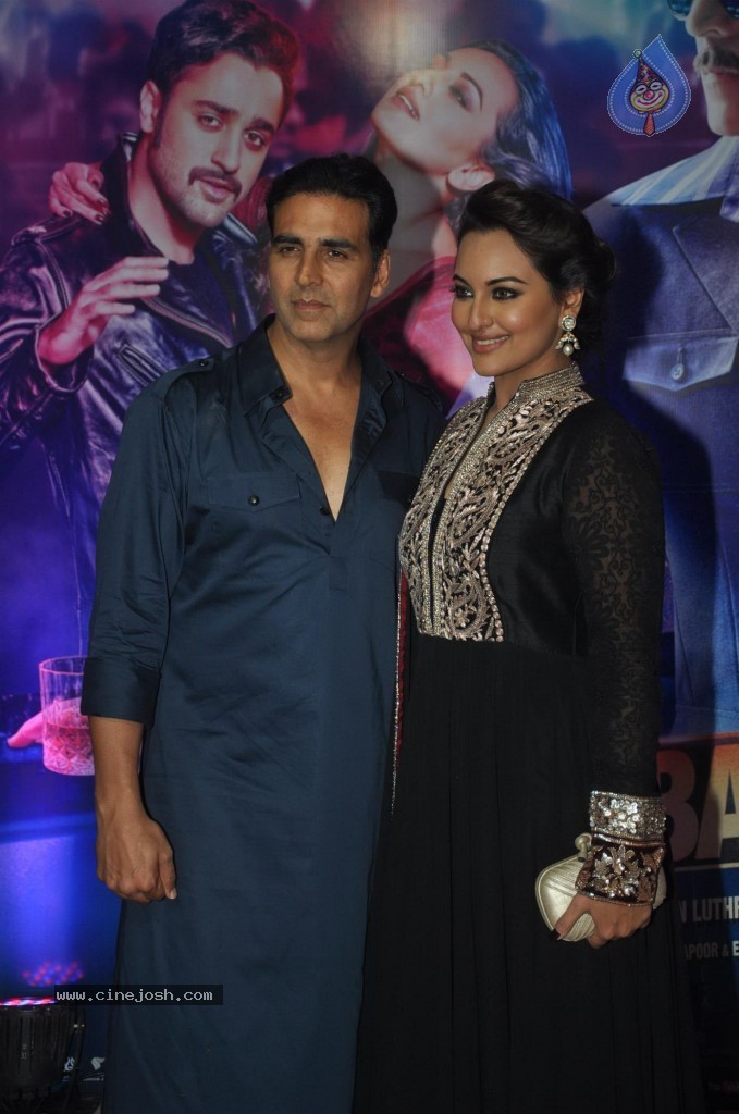 Bolly Celebs at Ekta Kapoor Iftar Party - 23 / 113 photos