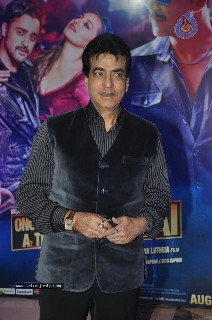 Bolly Celebs at Ekta Kapoor Iftar Party - 46 / 113 photos