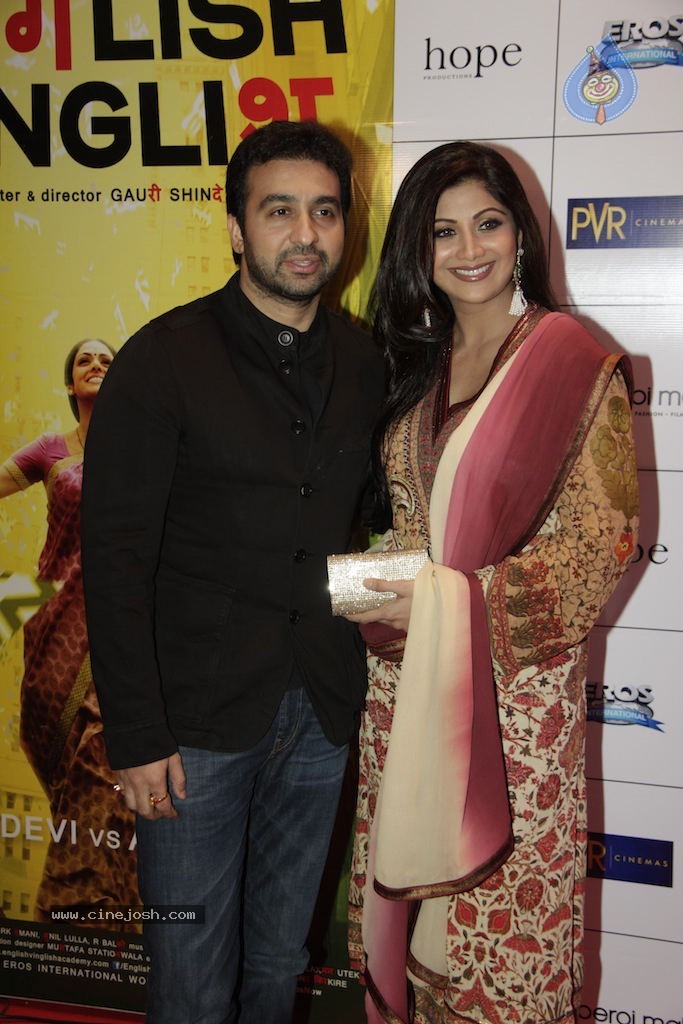 Bolly Celebs at English Vinglish Premiere Show - 23 / 115 photos