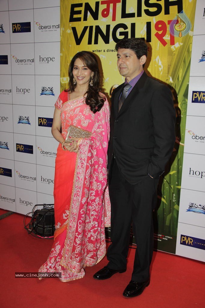 Bolly Celebs at English Vinglish Premiere Show - 60 / 115 photos
