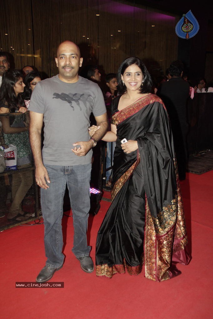Bolly Celebs at English Vinglish Premiere Show - 75 / 115 photos