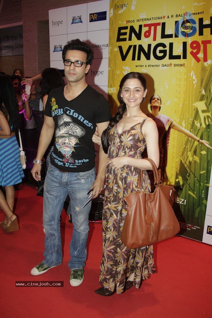 Bolly Celebs at English Vinglish Premiere Show - 76 / 115 photos