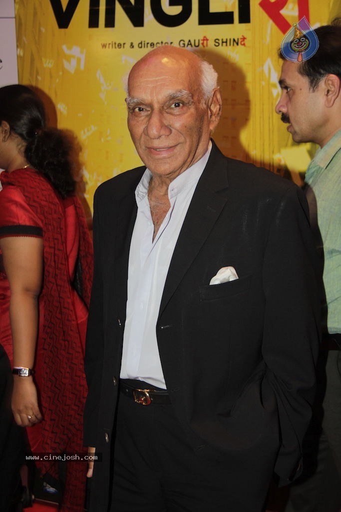 Bolly Celebs at English Vinglish Premiere Show - 97 / 115 photos