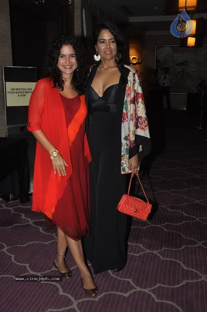 Bolly Celebs at Face of Jet Gems Launch - 18 / 87 photos