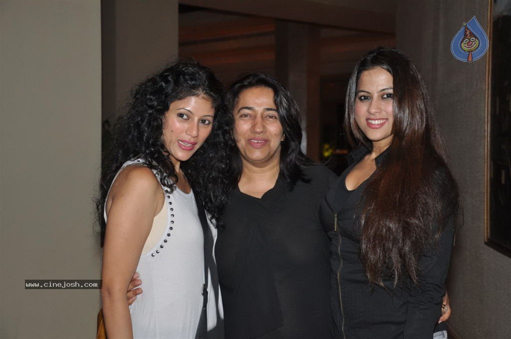 Bolly Celebs at Face of Jet Gems Launch - 53 / 87 photos
