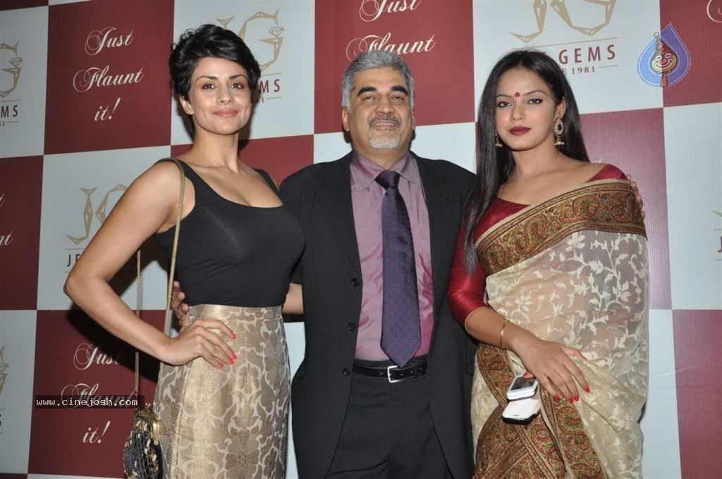 Bolly Celebs at Face of Jet Gems Launch - 57 / 87 photos
