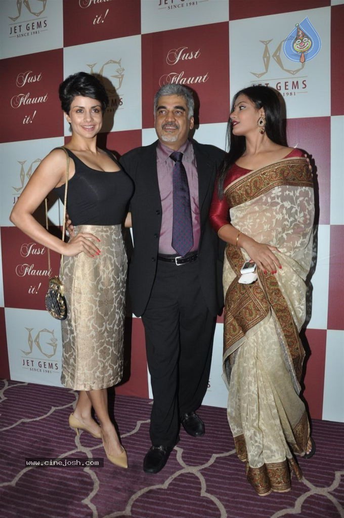 Bolly Celebs at Face of Jet Gems Launch - 78 / 87 photos