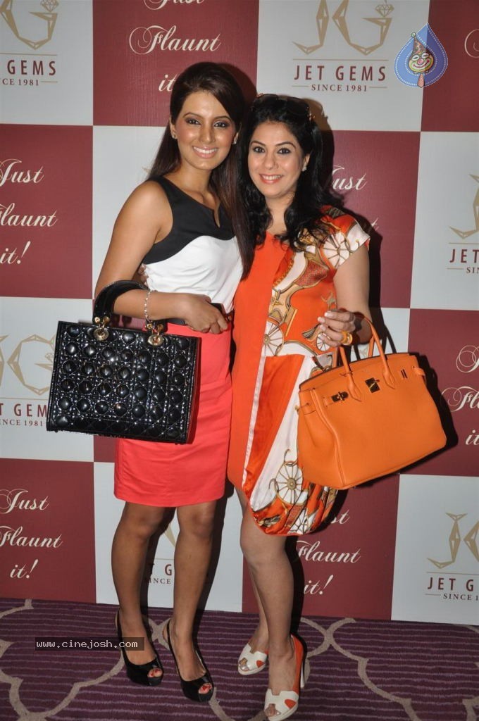 Bolly Celebs at Face of Jet Gems Launch - 87 / 87 photos