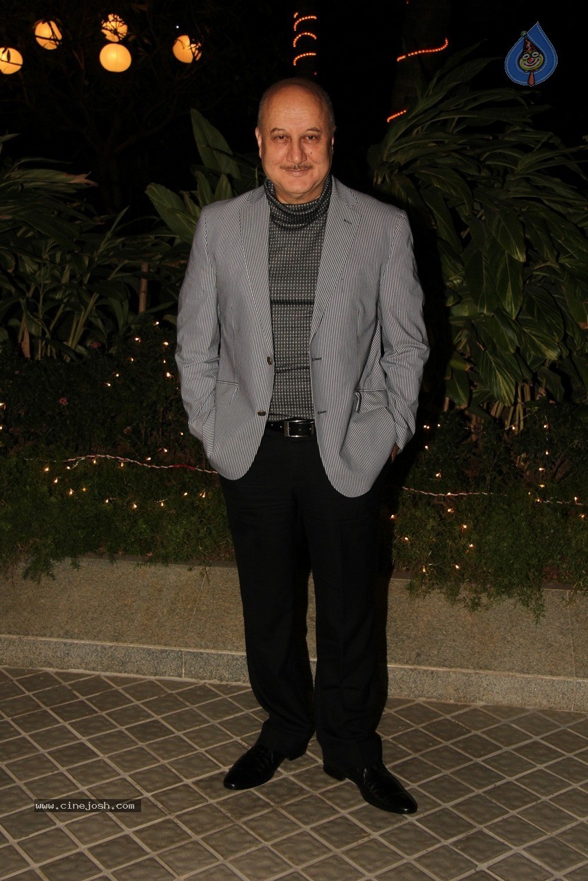 Bolly Celebs at Farah Khan Bday Party - 21 / 120 photos