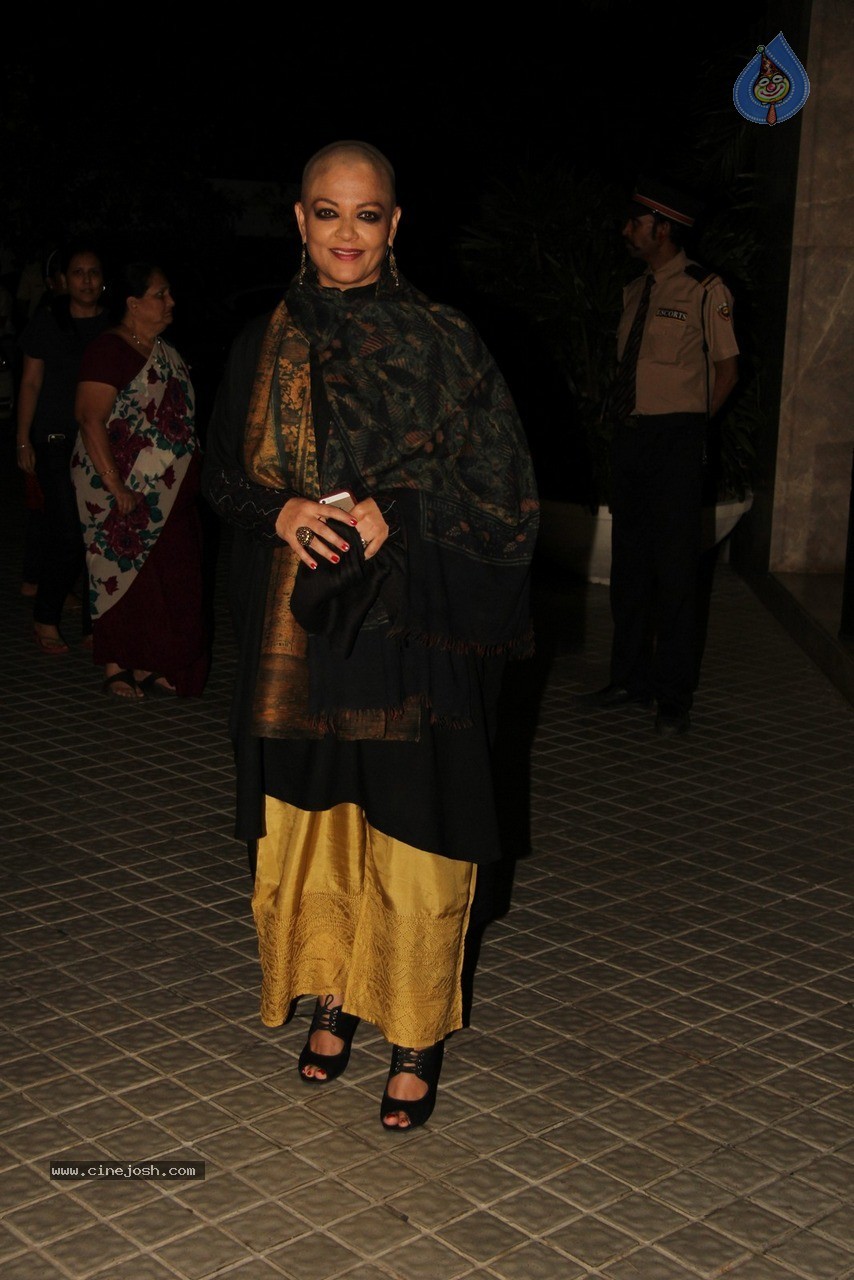 Bolly Celebs at Farah Khan Bday Party - 22 / 120 photos