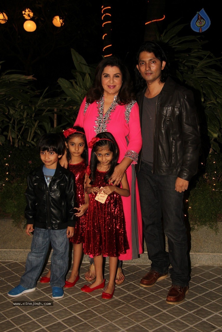 Bolly Celebs at Farah Khan Bday Party - 32 / 120 photos