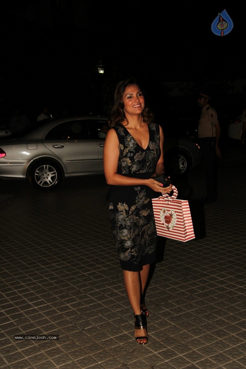 Bolly Celebs at Farah Khan Bday Party - 58 / 120 photos