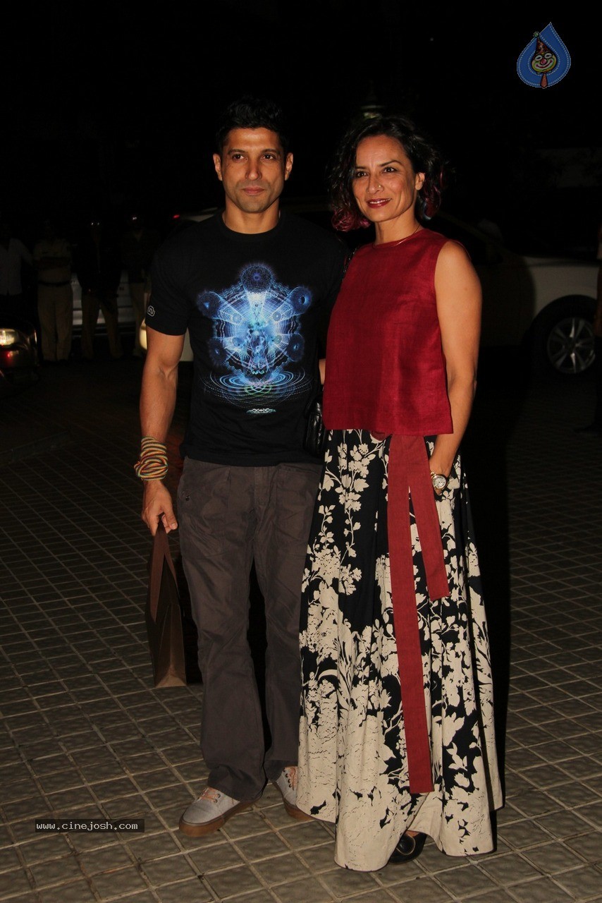 Bolly Celebs at Farah Khan Bday Party - 76 / 120 photos
