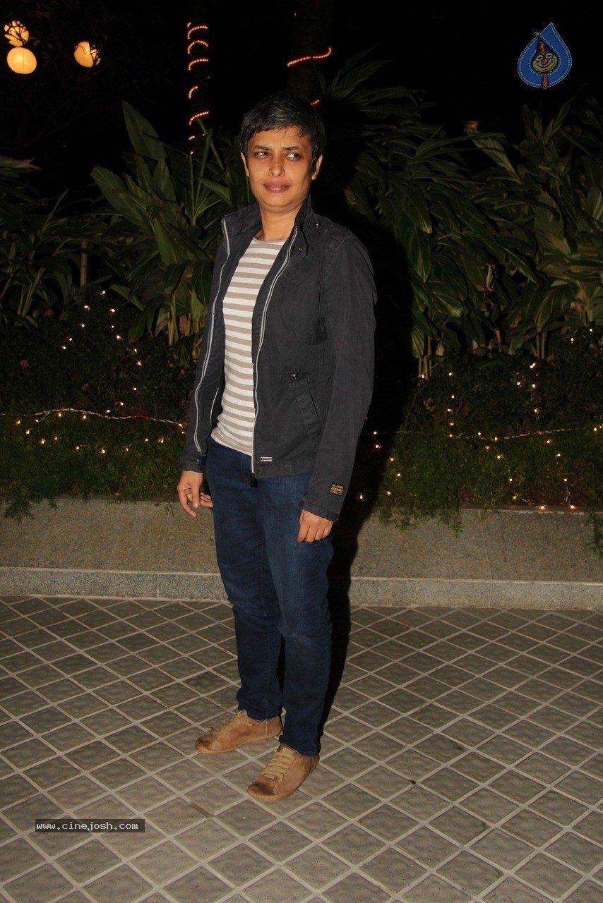 Bolly Celebs at Farah Khan Bday Party - 88 / 120 photos