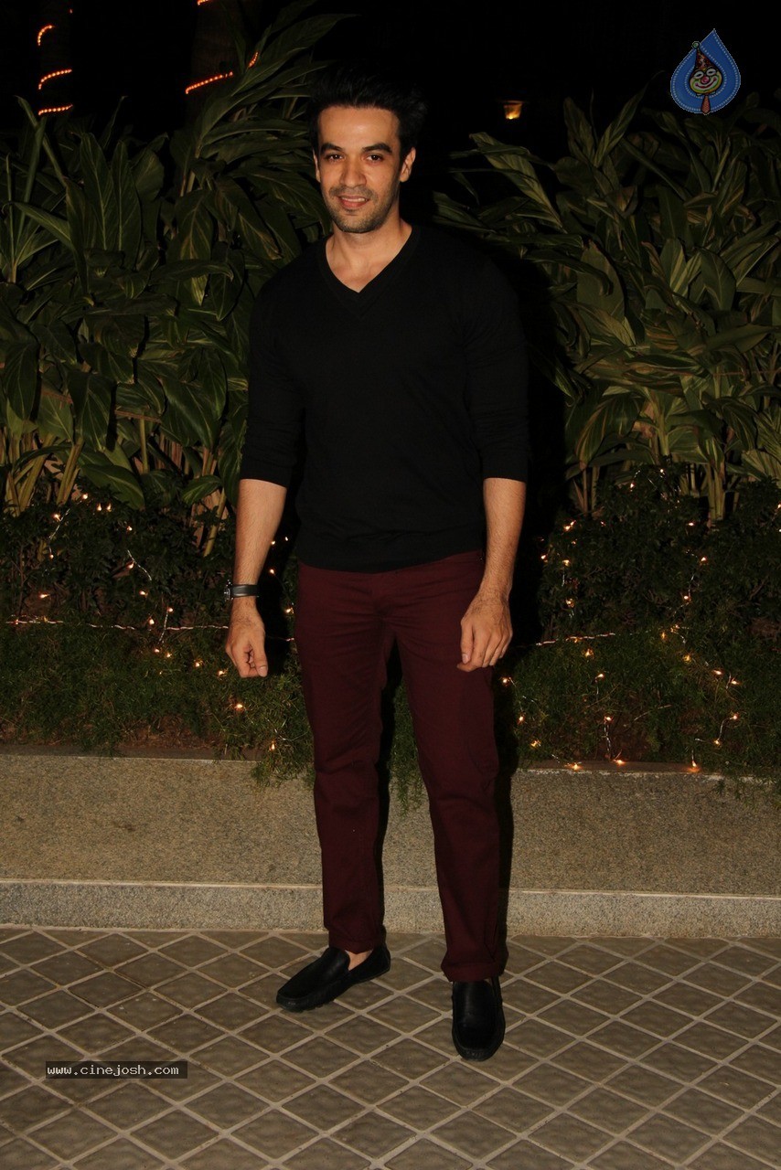 Bolly Celebs at Farah Khan Bday Party - 109 / 120 photos
