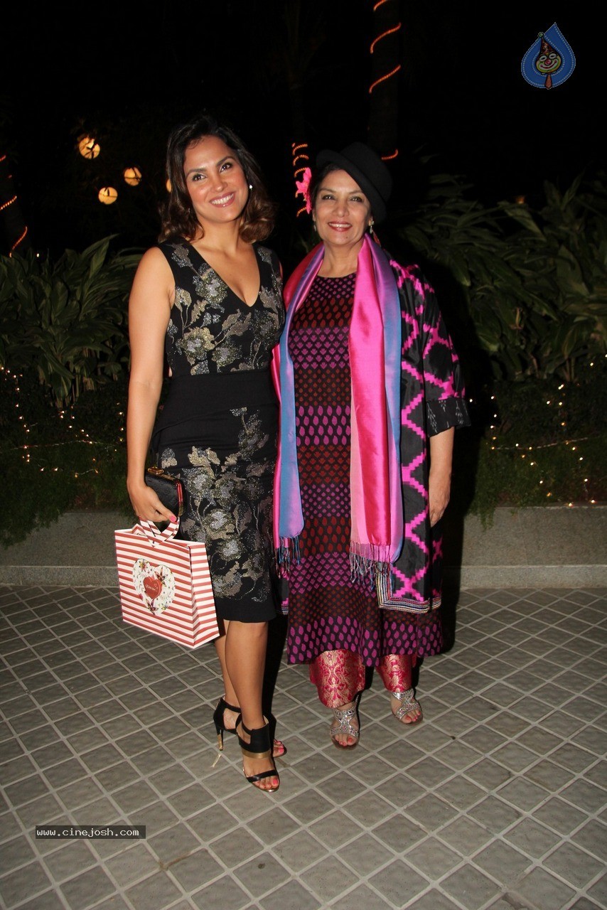 Bolly Celebs at Farah Khan Bday Party - 113 / 120 photos