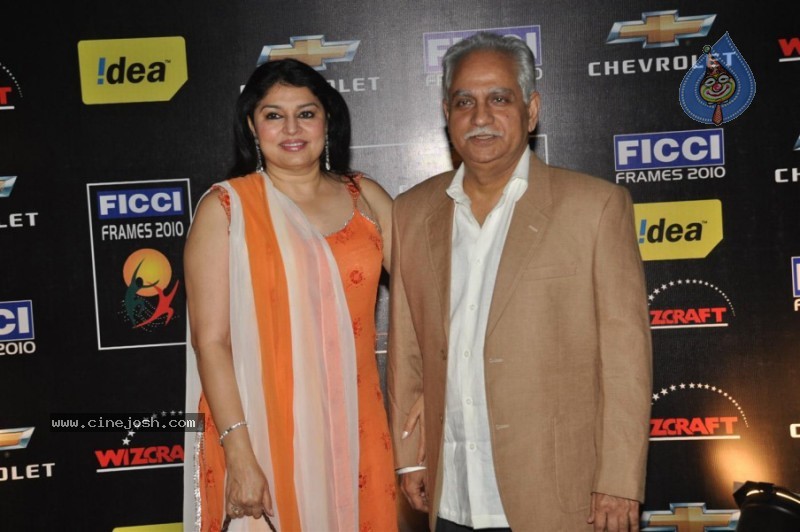 Bolly Celebs at FICCI Frames Finale - 20 / 40 photos