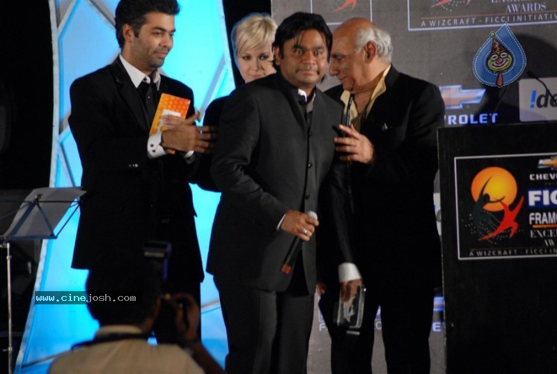 Bolly Celebs at FICCI Frames Finale - 31 / 40 photos