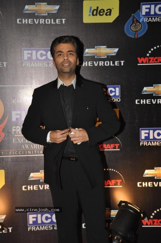 Bolly Celebs at FICCI Frames Finale - 32 / 40 photos