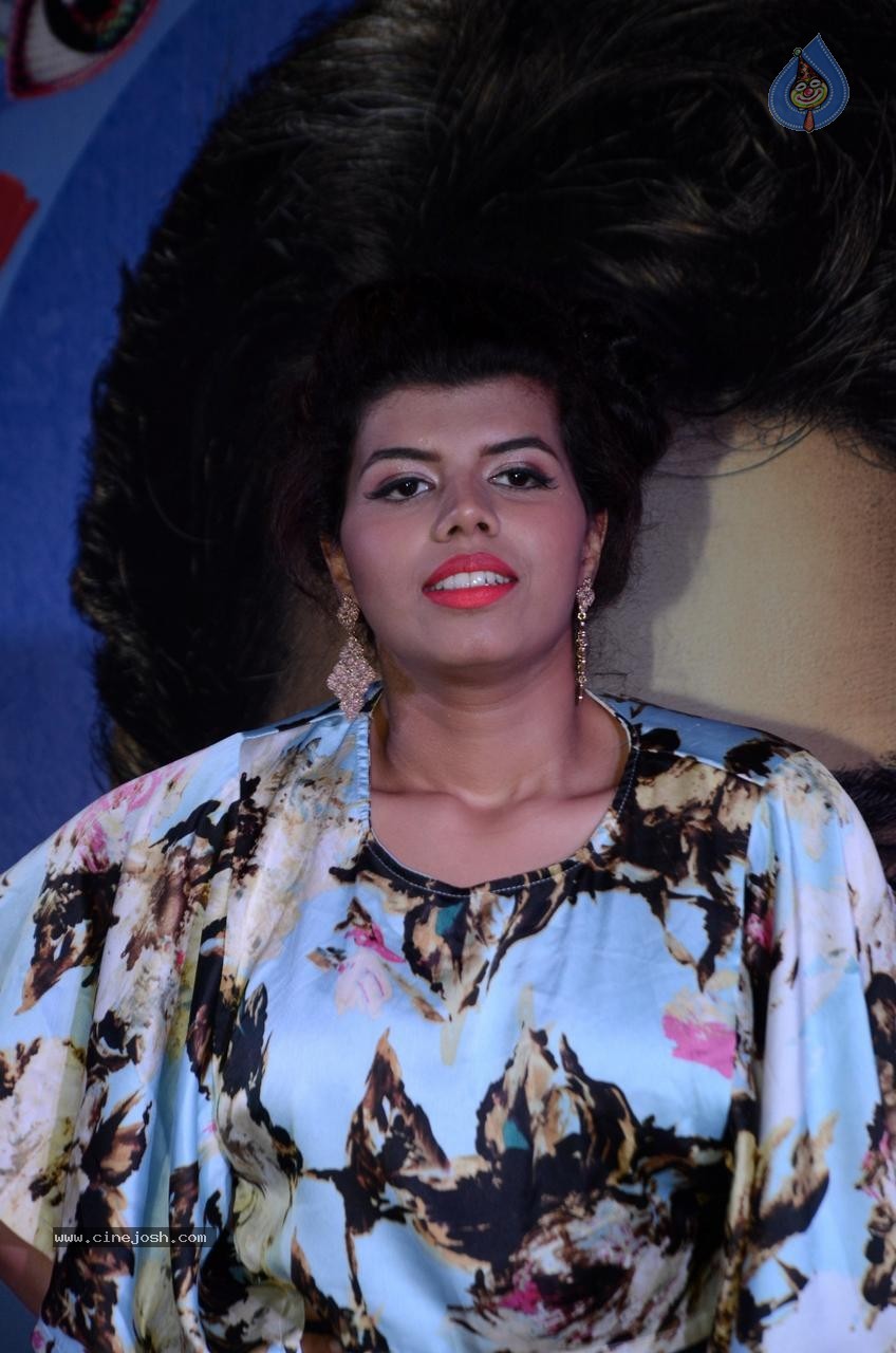 Bolly Celebs at Film Hunterrr Premiere - 21 / 61 photos