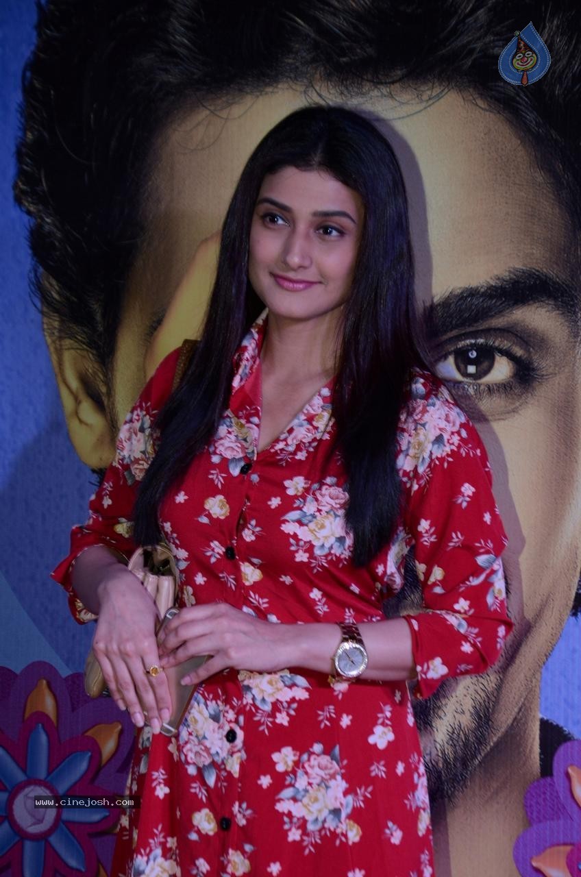 Bolly Celebs at Film Hunterrr Premiere - 58 / 61 photos