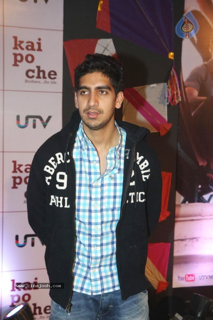 Bolly Celebs at Film KAI PO CHE Premiere - 50 / 82 photos