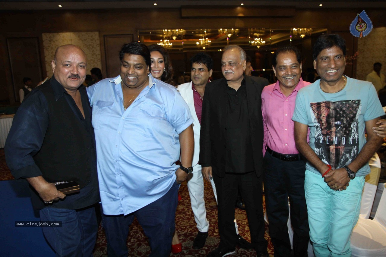 Bolly Celebs at Film Six X Launch - 20 / 46 photos