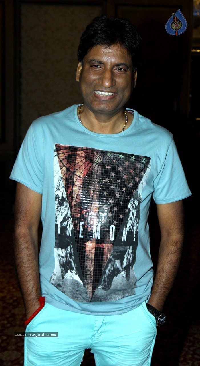 Bolly Celebs at Film Six X Launch - 21 / 46 photos