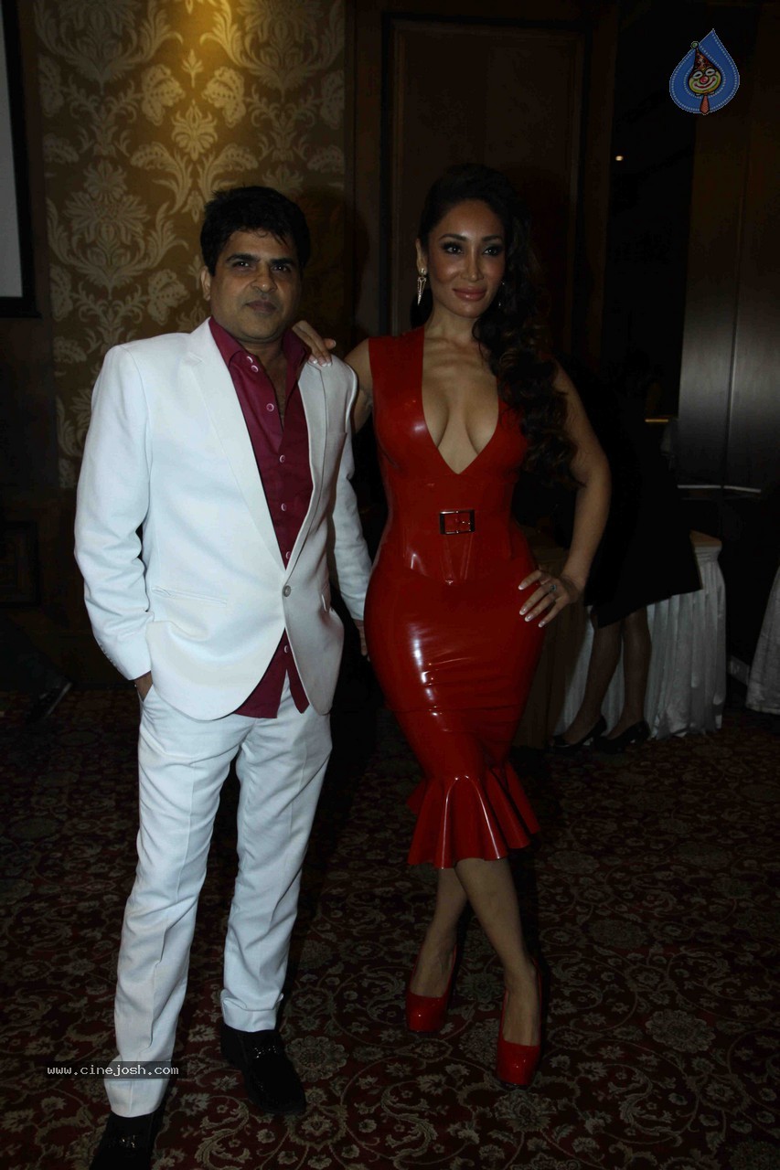 Bolly Celebs at Film Six X Launch - 41 / 46 photos
