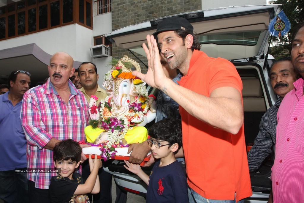 Bolly Celebs at Ganapati Visarjan Event - 1 / 61 photos