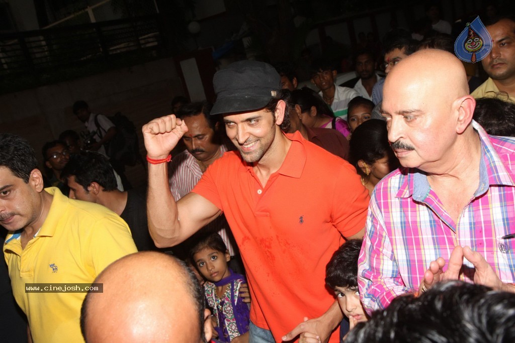 Bolly Celebs at Ganapati Visarjan Event - 6 / 61 photos