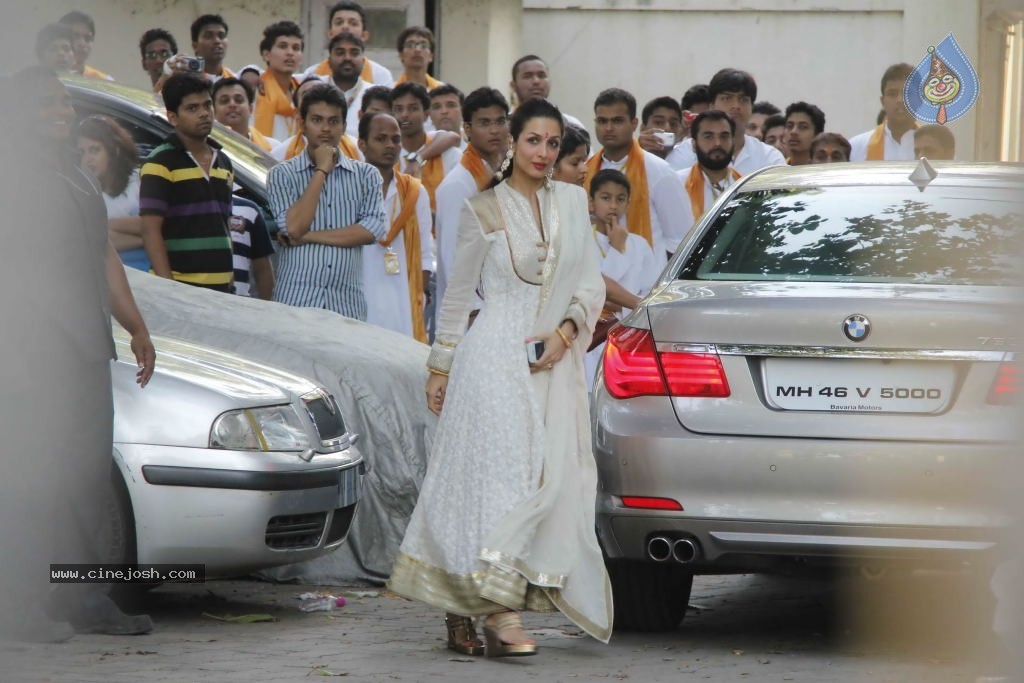 Bolly Celebs at Ganesh Visarjan Event - 59 / 106 photos