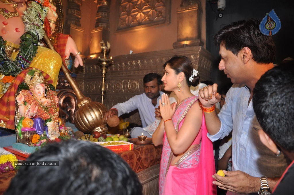 Bolly Celebs at Ganesh Visarjan Event - 73 / 106 photos