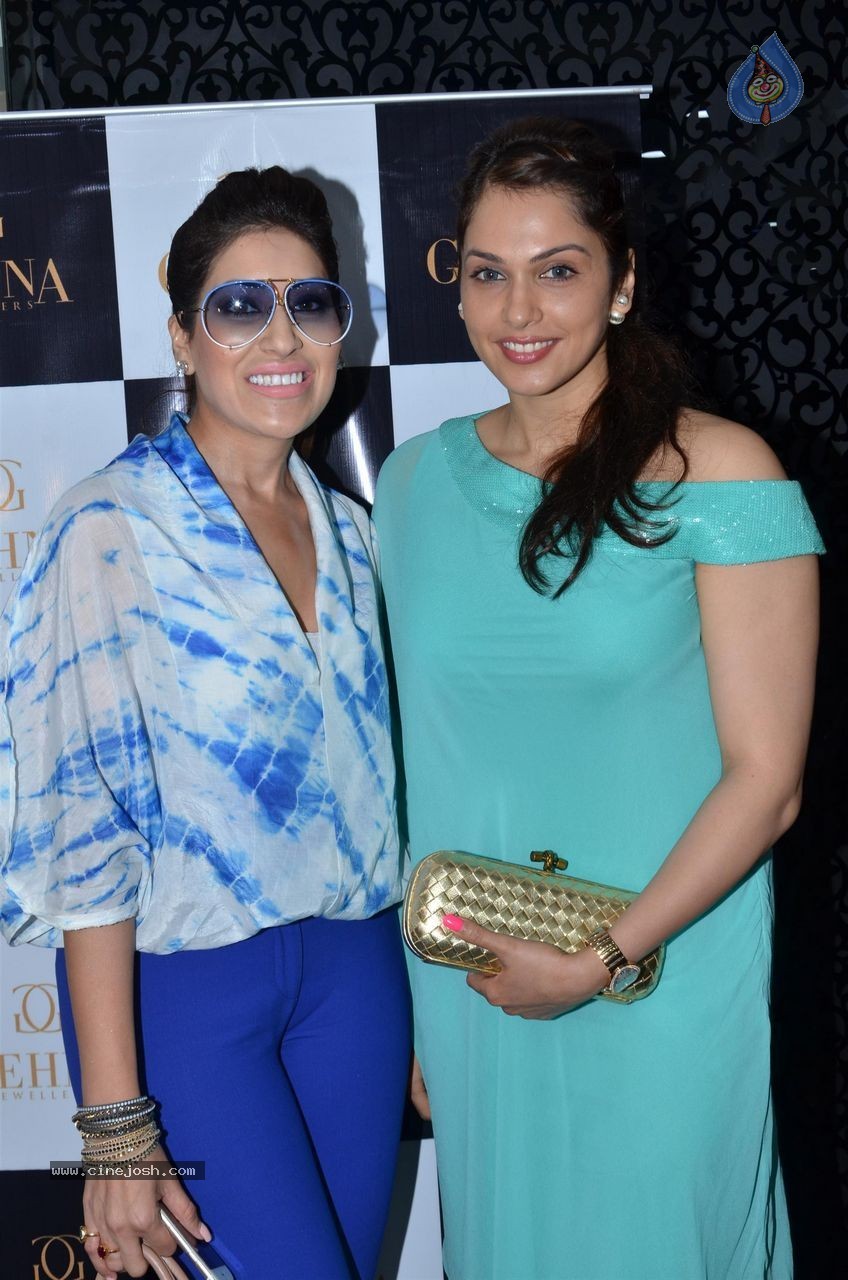 Bolly Celebs at Gehana Jewellers Event - 5 / 42 photos