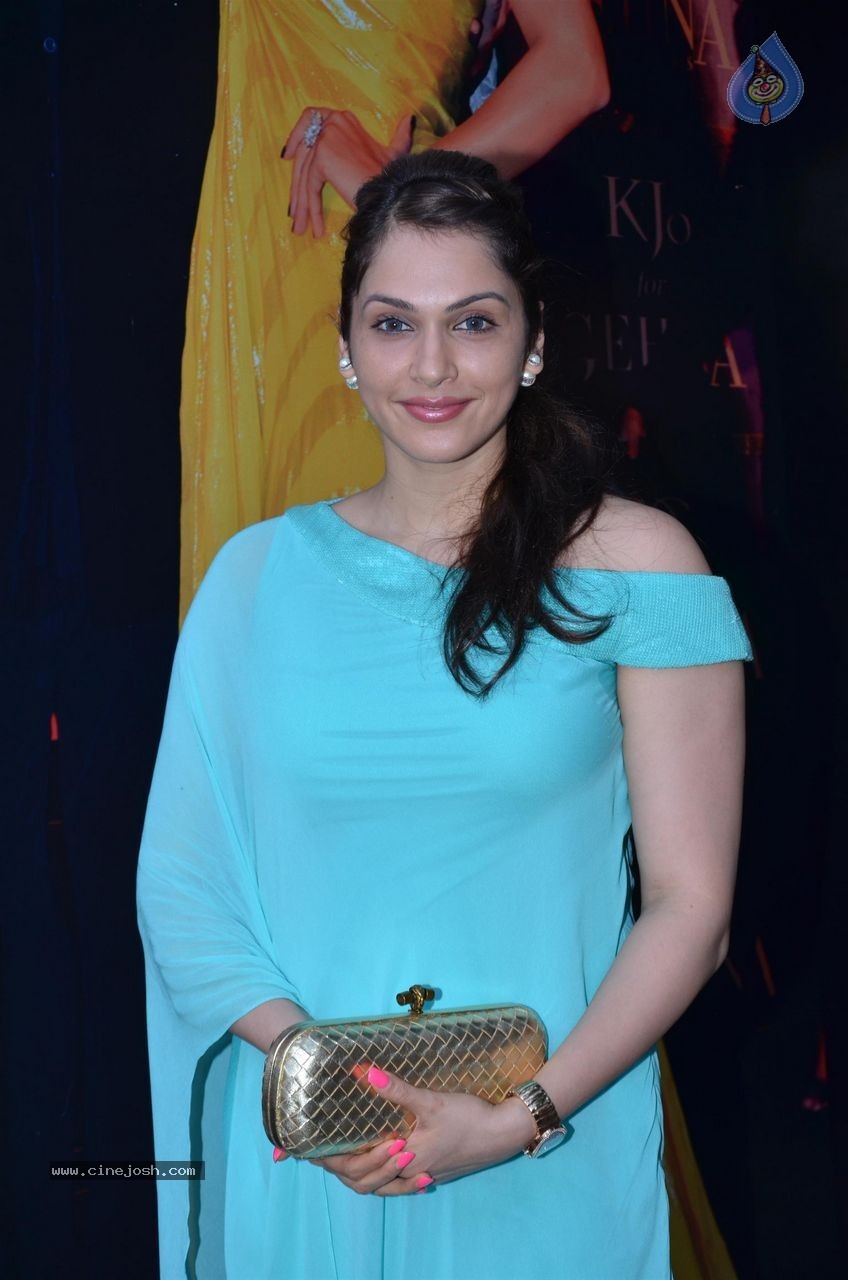 Bolly Celebs at Gehana Jewellers Event - 15 / 42 photos