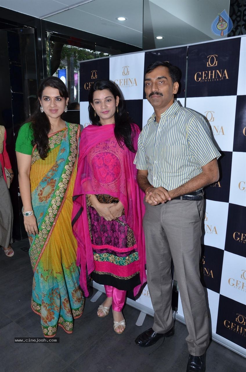 Bolly Celebs at Gehana Jewellers Event - 35 / 42 photos