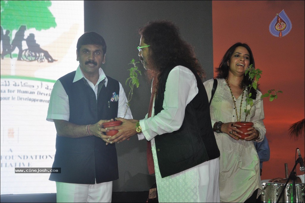 Bolly Celebs at Go Green Campaign  - 31 / 81 photos