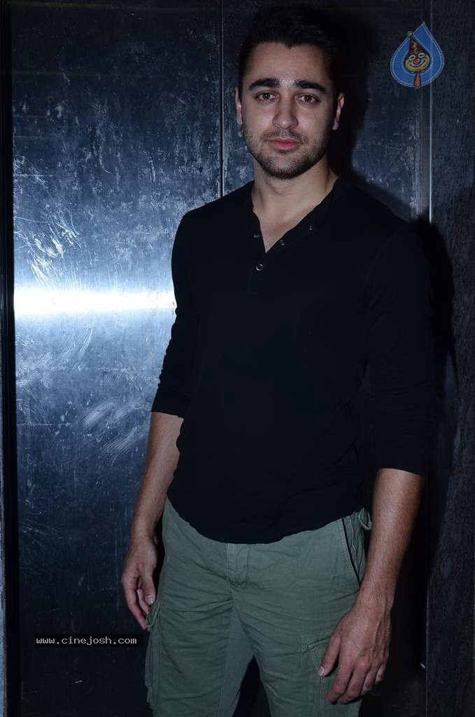 Bolly Celebs at Gori Tere Pyaar Mein Special Screening - 32 / 119 photos