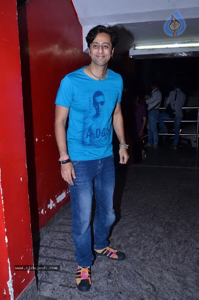 Bolly Celebs at Gori Tere Pyaar Mein Special Screening - 114 / 119 photos