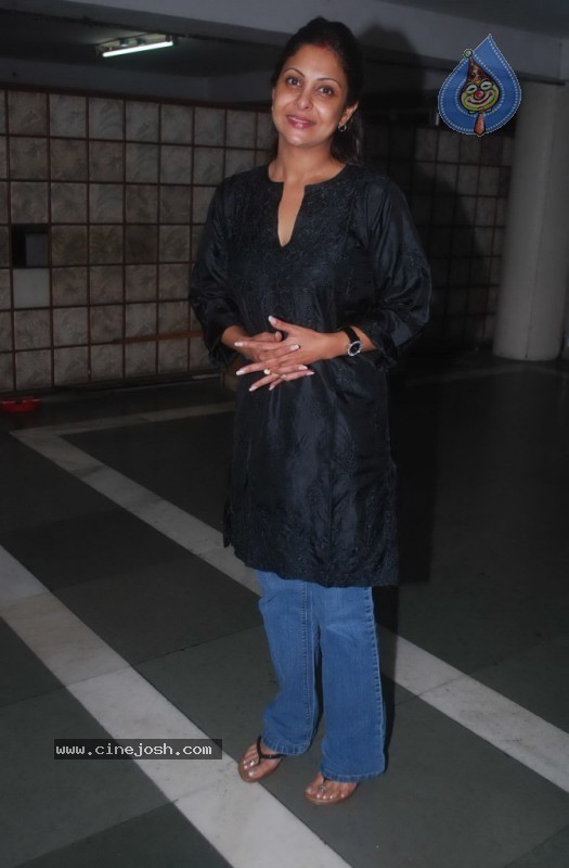 Bolly Celebs at Grand Showcase of Vipul n Shifaali Shahs Play - 9 / 53 photos