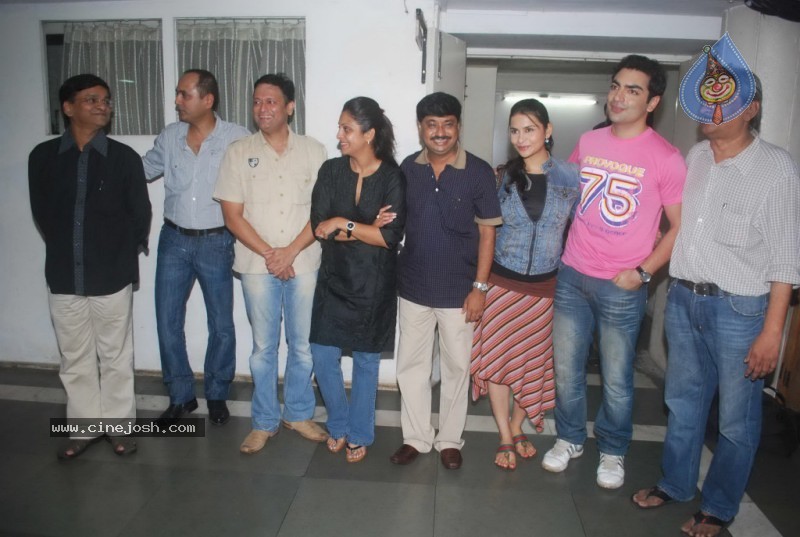 Bolly Celebs at Grand Showcase of Vipul n Shifaali Shahs Play - 36 / 53 photos