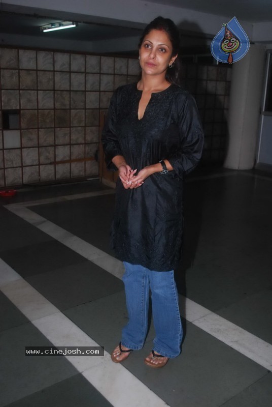 Bolly Celebs at Grand Showcase of Vipul n Shifaali Shahs Play - 39 / 53 photos