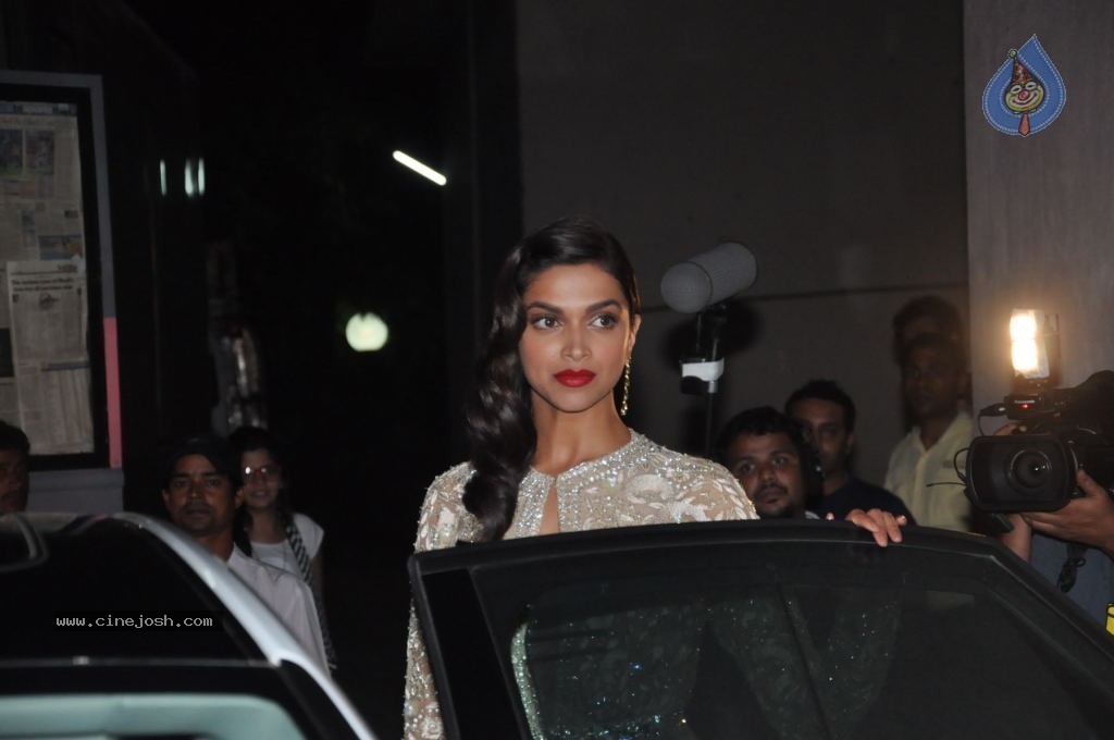 Bolly Celebs at Grazia Young Fashion Awards - 1 / 37 photos