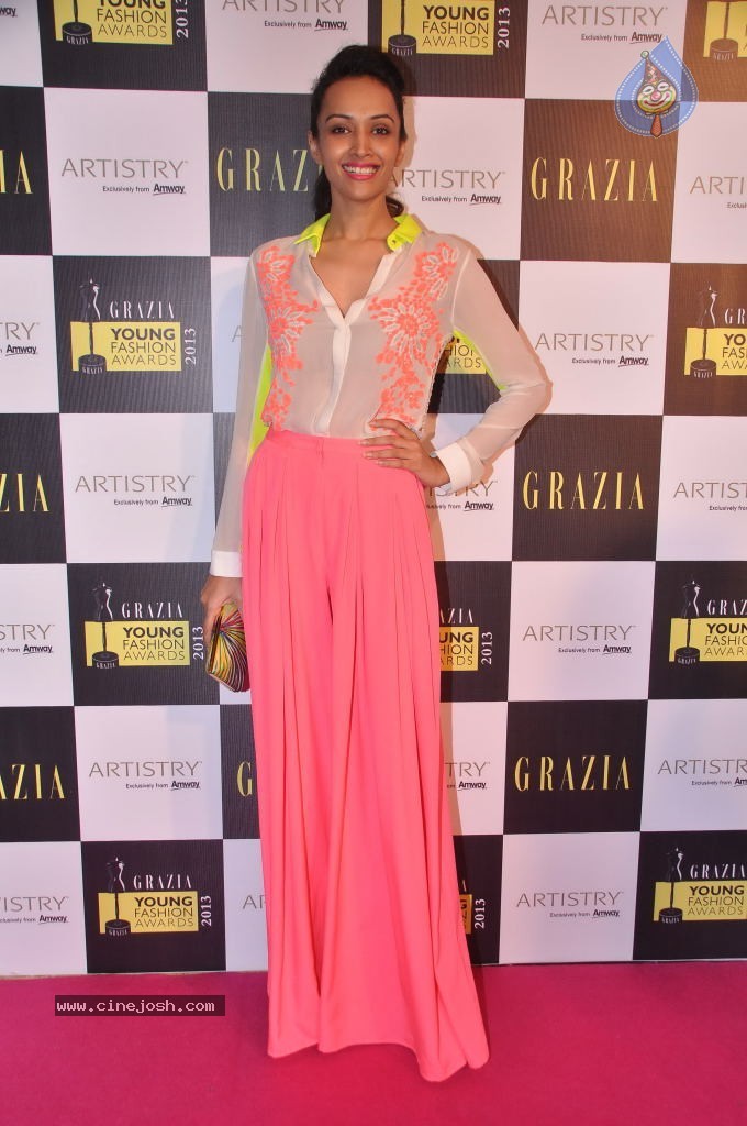 Bolly Celebs at Grazia Young Fashion Awards - 5 / 37 photos
