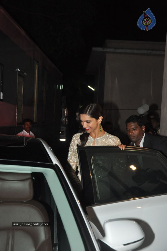 Bolly Celebs at Grazia Young Fashion Awards - 26 / 37 photos