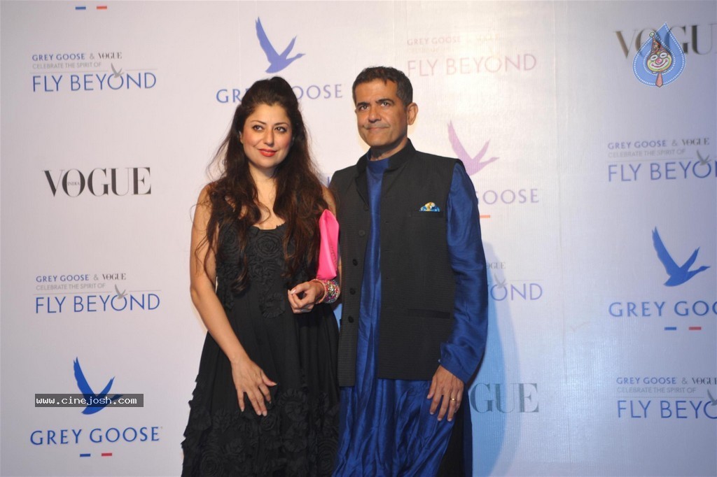 Bolly Celebs at Grey Goose Fly Beyond Awards 2014 - 60 / 152 photos