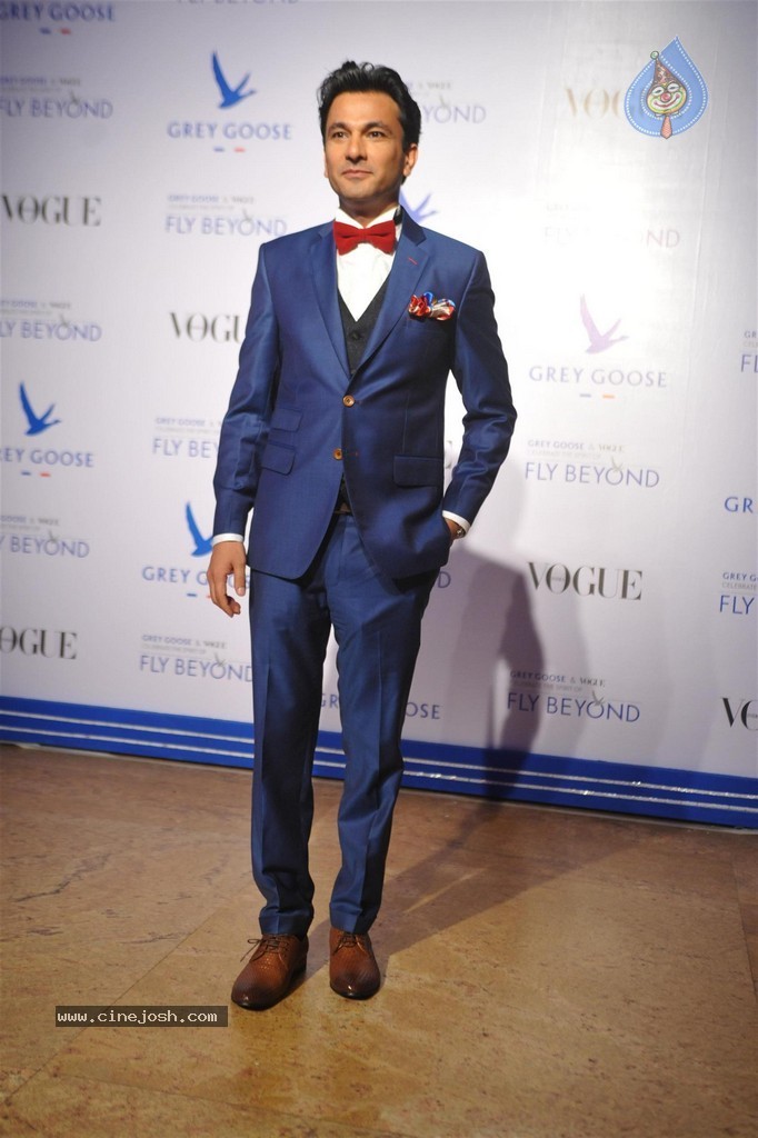 Bolly Celebs at Grey Goose Fly Beyond Awards 2014 - 63 / 152 photos