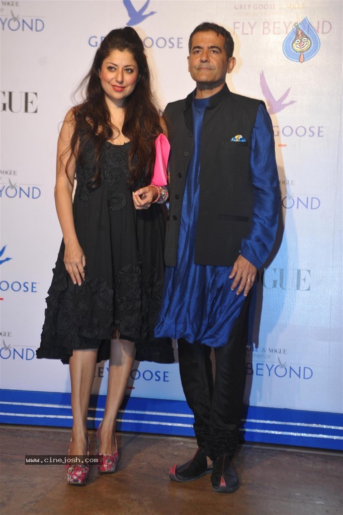 Bolly Celebs at Grey Goose Fly Beyond Awards 2014 - 138 / 152 photos