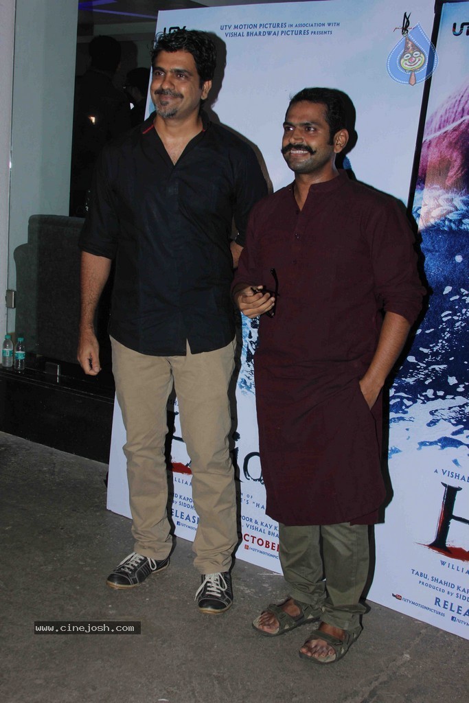 Bolly Celebs at Haider Movie Special Show - 4 / 36 photos